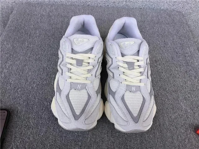 New Balance Sneakers U9060 product detail image 1