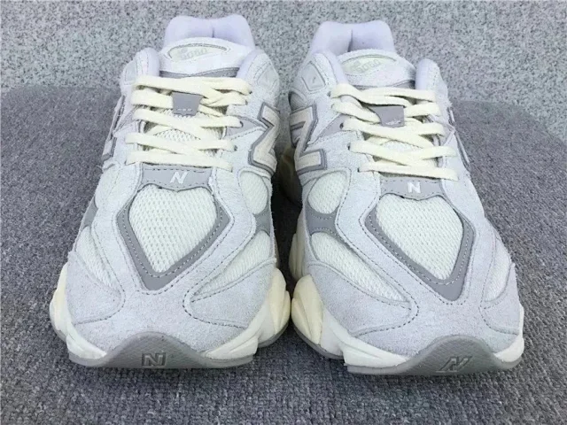 New Balance Sneakers U9060 product detail image 2