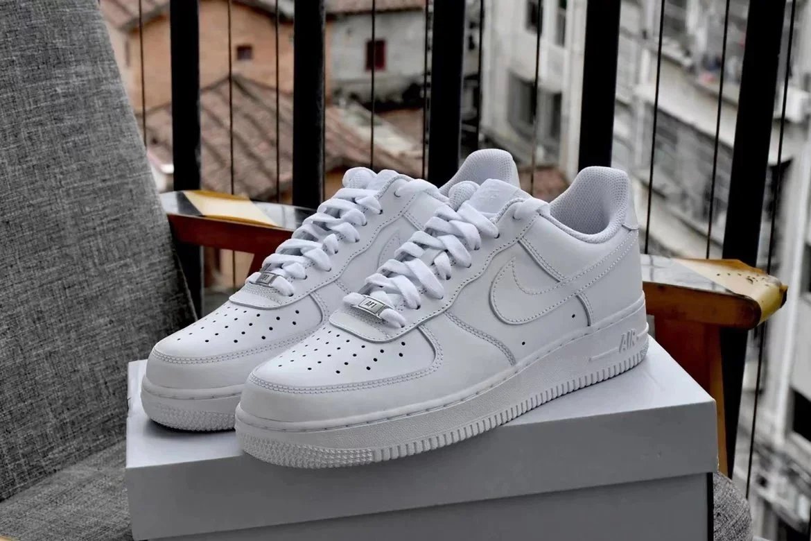 "Double 12" welfare cash? XP Version AF1 Air Force One White Low Top Industry Top Stream Ceiling Benefits?