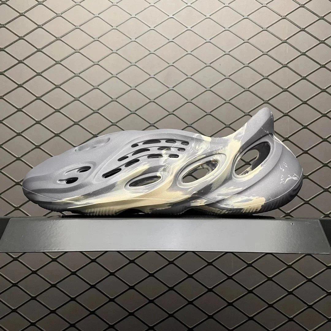 Coconut Crocs Camo GV7904