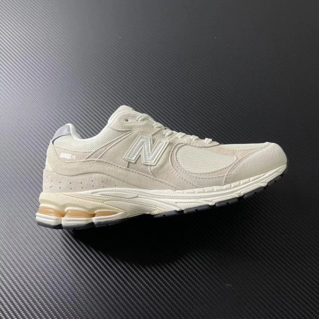 M2002ECC cream color
