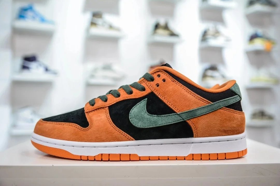 DUNK Black Orange DA1469-001