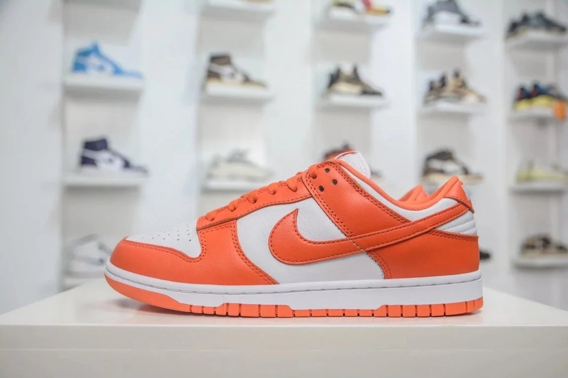 DUNK Snow Orange CU1726-101