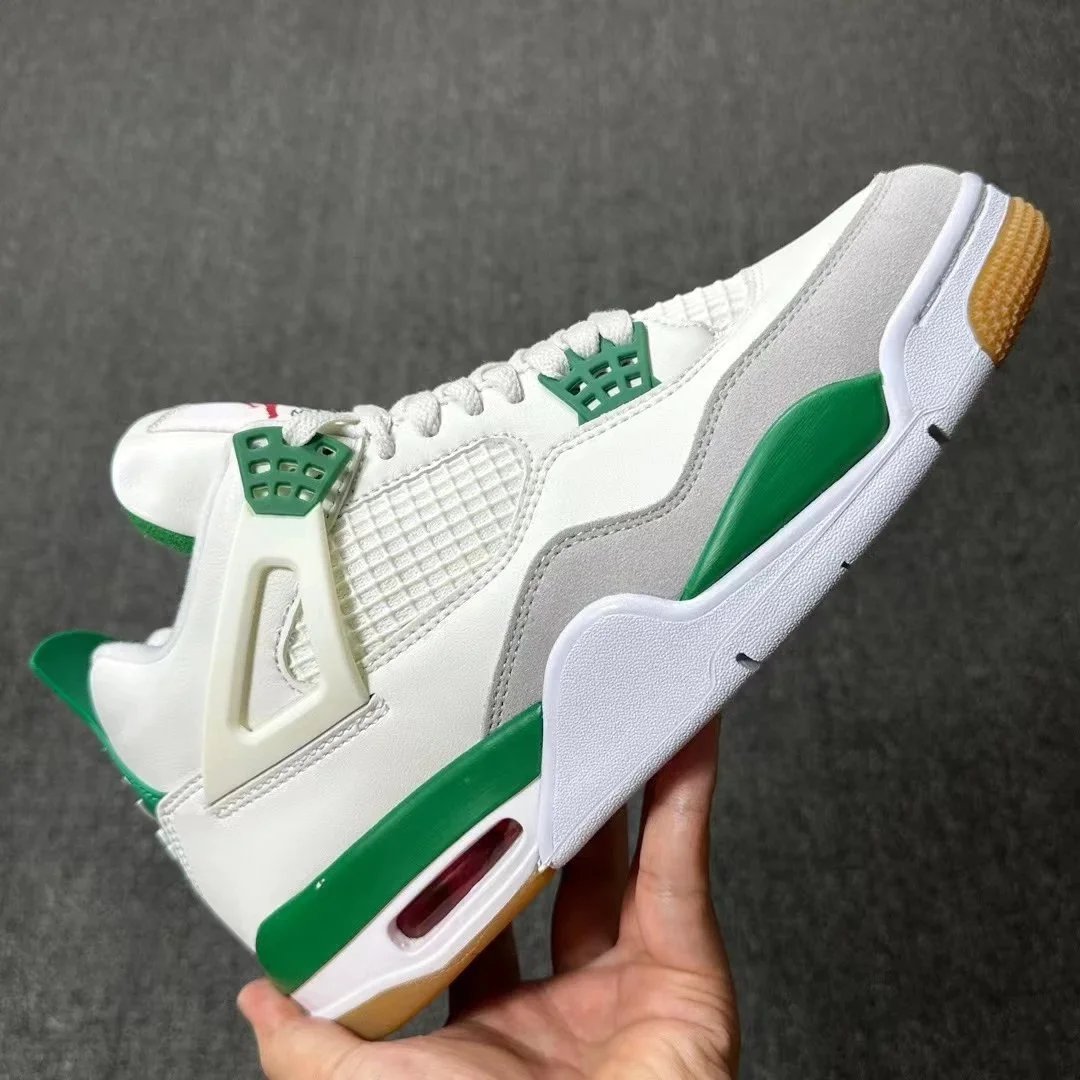 AJ4 White Turquoise DR5415-103