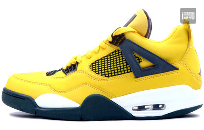 Small Green X: AJ4 Bus CT8527-700