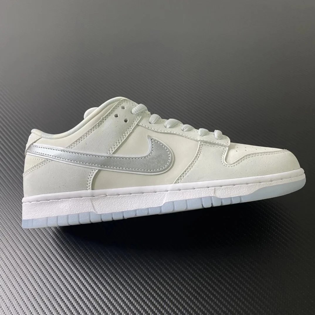 Dunk White Lobster FD8776-100