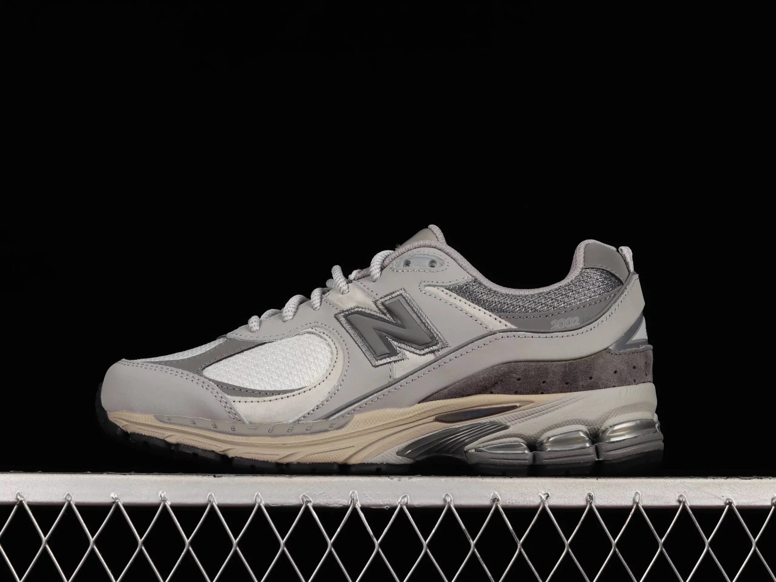 M2002RVC color blocked gray