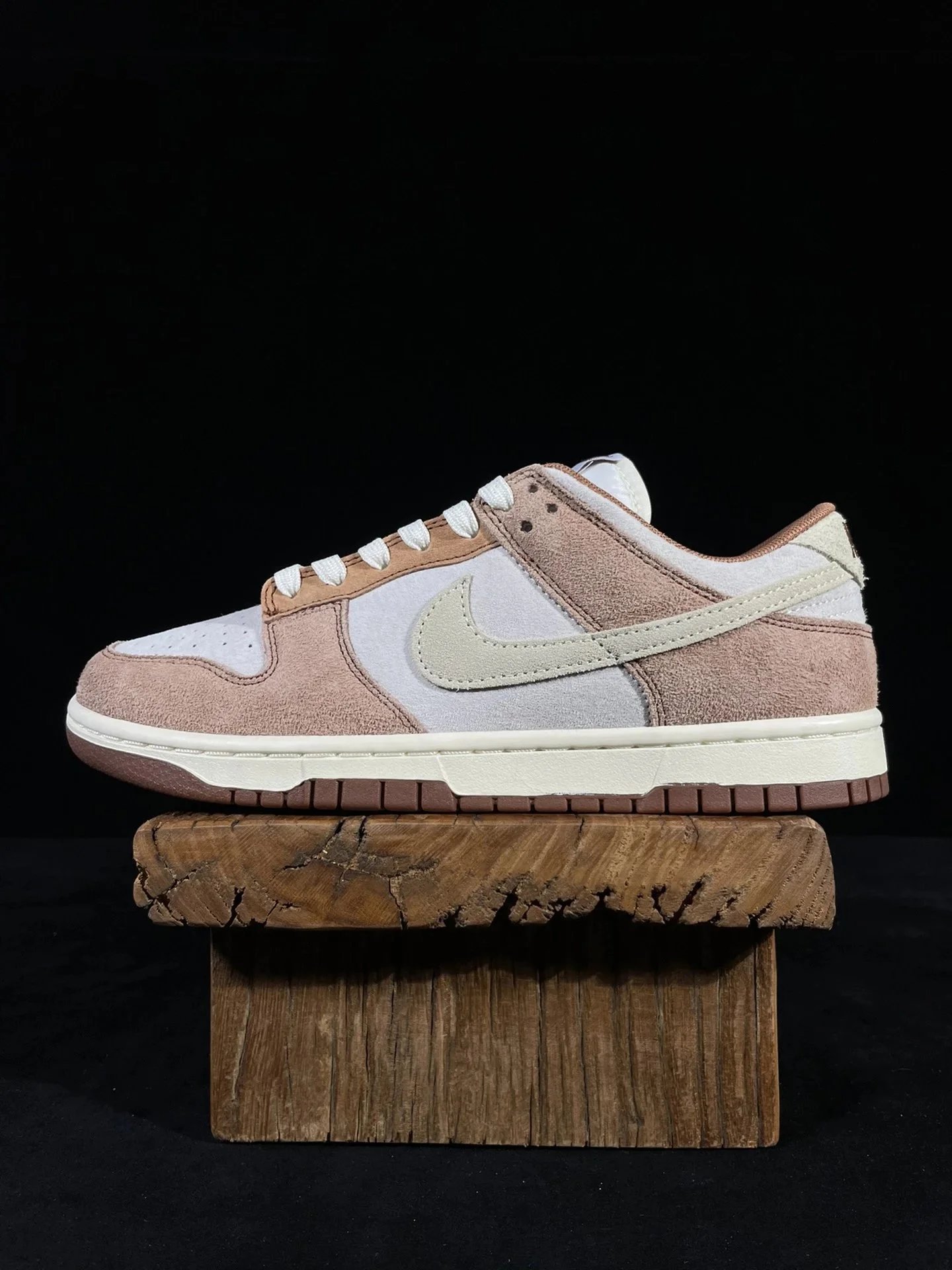 DUNK White Brown Wheat DD1390-100