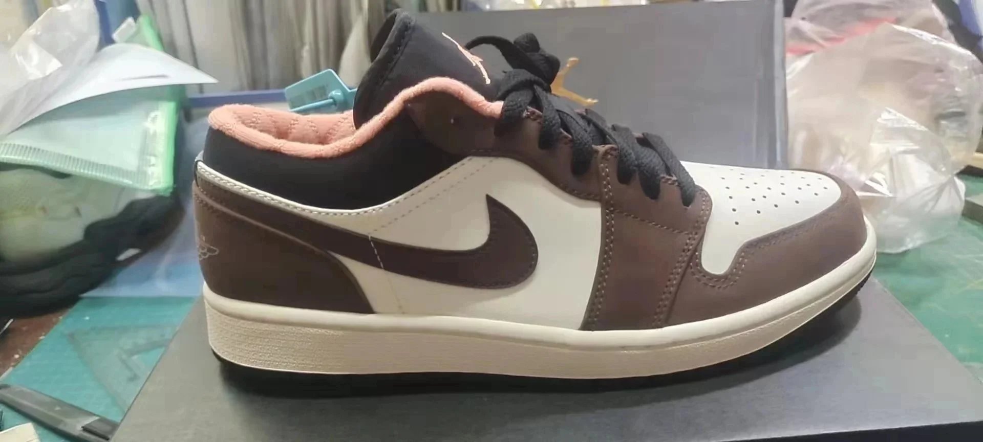 Air Jordan 1 Retro Low 'White/Brown Mocha' DC6991-200