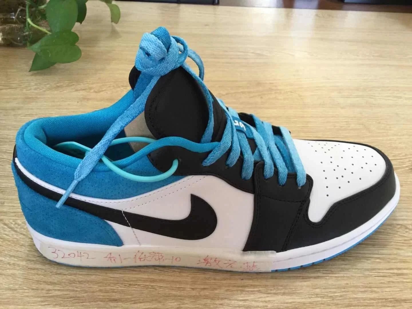 Air Jordan 1 Retro Low 'Laser Blue' CT1564-004