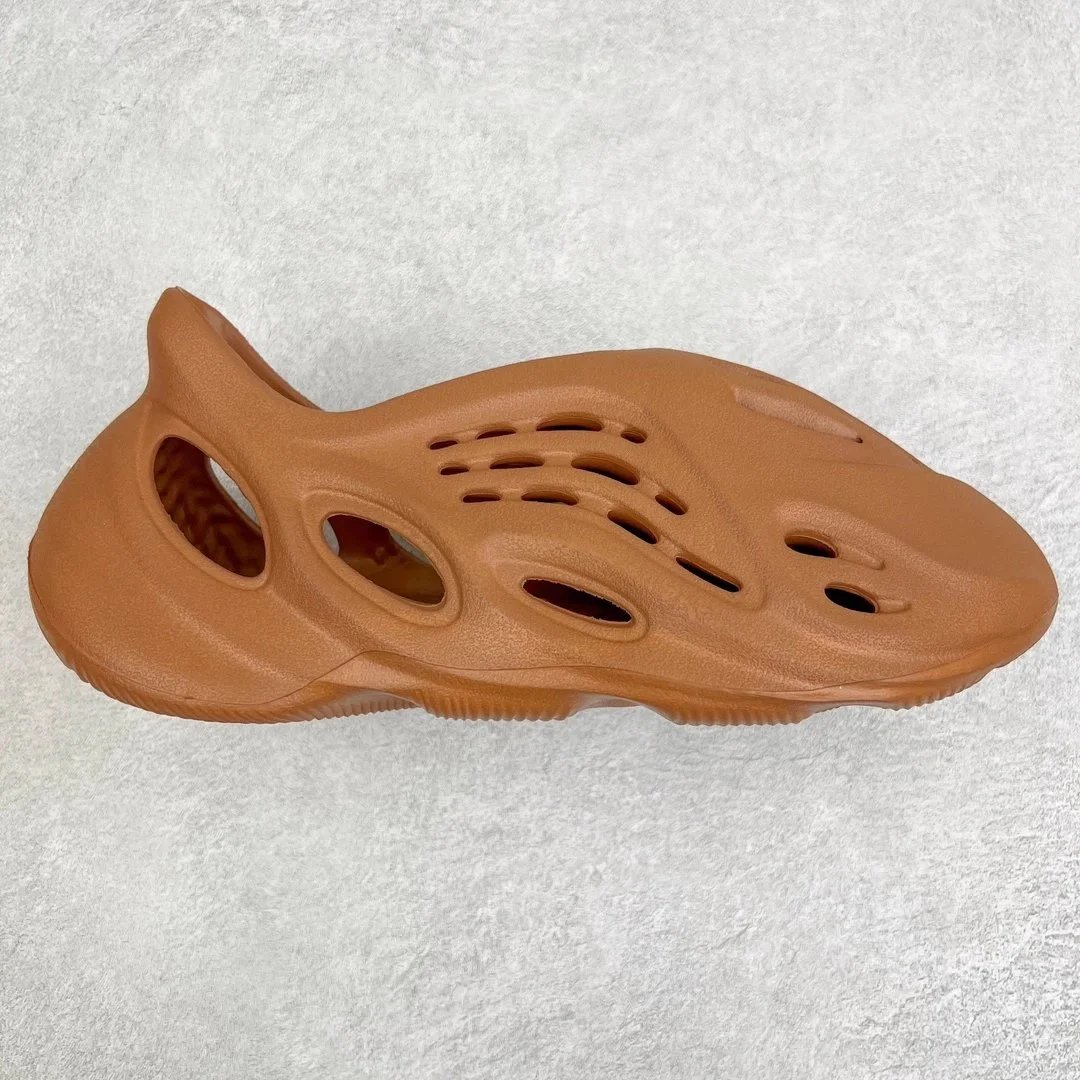Coconut Crocs Dark Brown HP5335