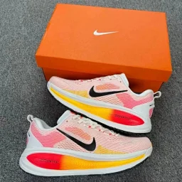 thumbnail for PE纯原版本 NK Vomero 18 跑步鞋系列四层组合大底非市面一体底