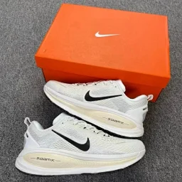 thumbnail for PE纯原版本 NK Vomero 18 跑步鞋系列四层组合大底非市面一体底