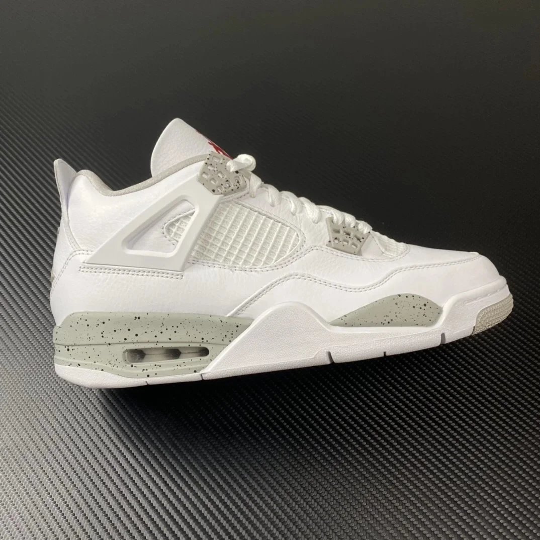 AJ4 White Oreo CT8527-100