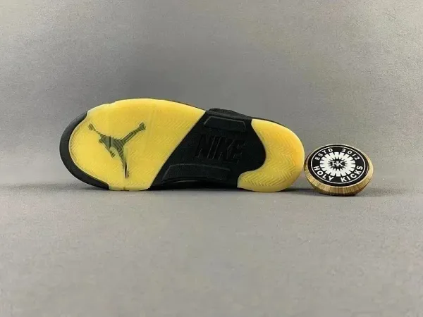 Air Jordan 5 Retro Sneakers - 38