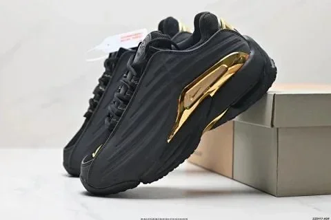 Unbranded Sneakers Chunky low-top with metallic side panels product detail image 5