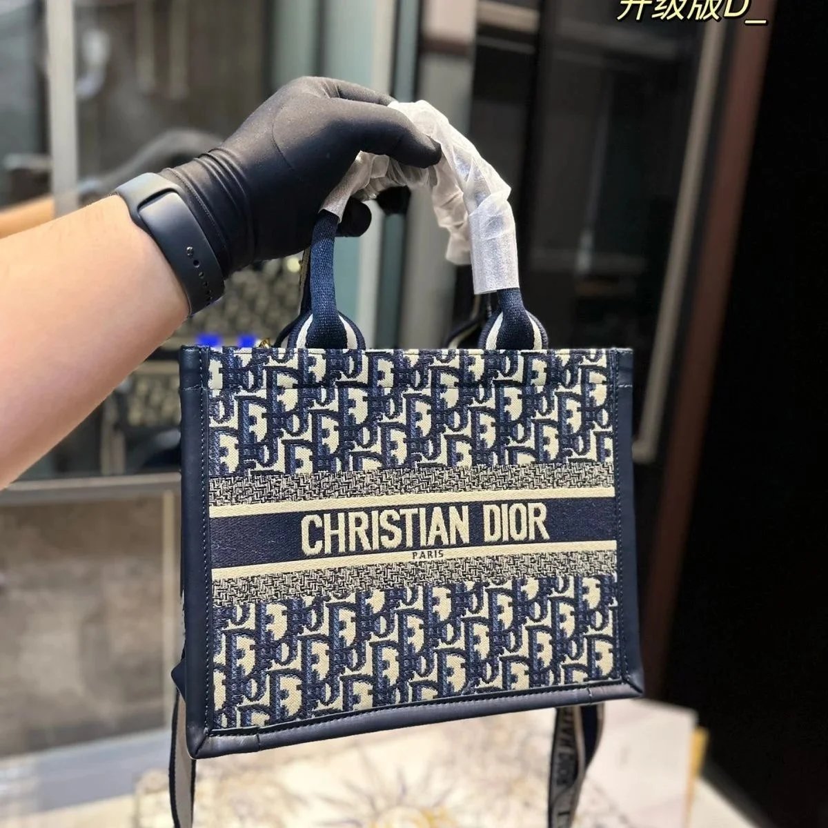 Louis Vuitton Crossbody Bags Monogram zip bag with wide logo strap — 11