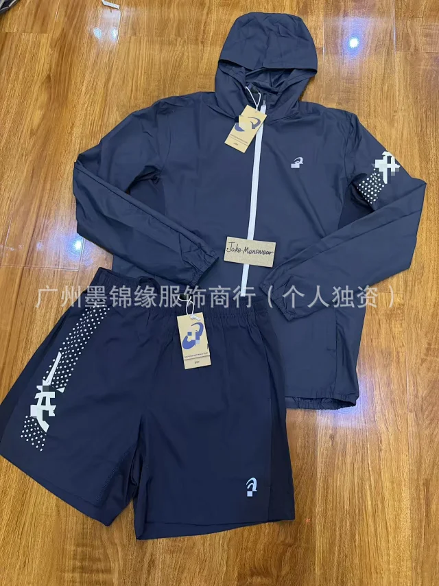 ASICS Jackets Hooded full-zip windbreaker jacket with contrast zipper and dotted sleeve graphic product detail image 12