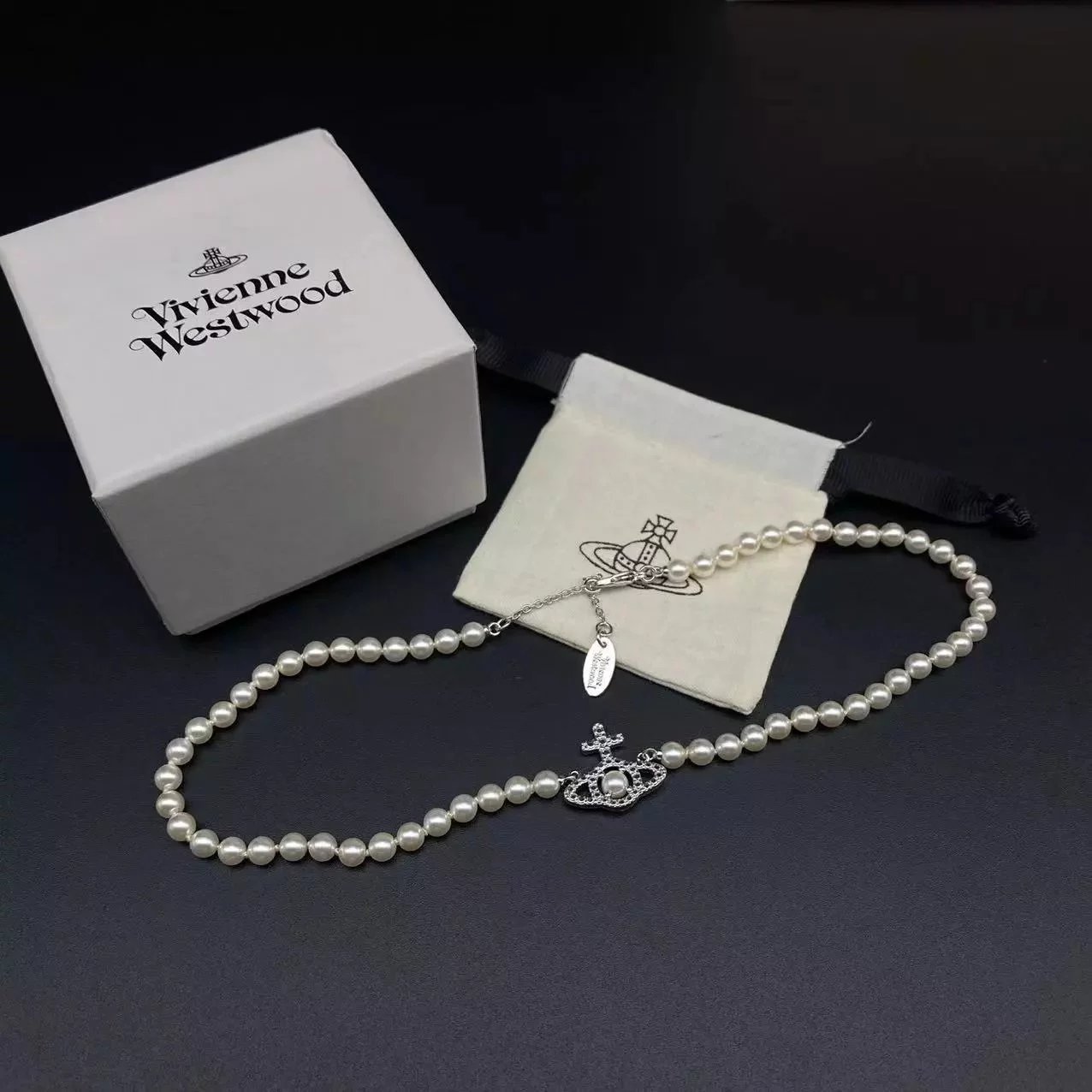 Silver sandwich pearl necklace
