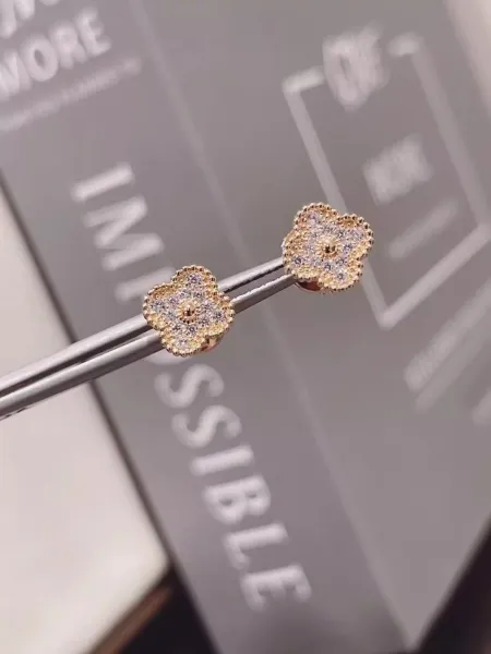 Design Four-Leaf Clover Pave Zircon Earrings Gold Jewelry - 4