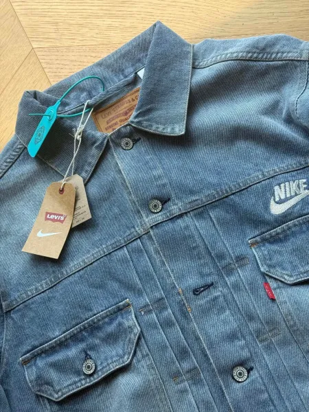 Nike x Levi's Trucker Jacket Light Wash Denim Jacket - 10