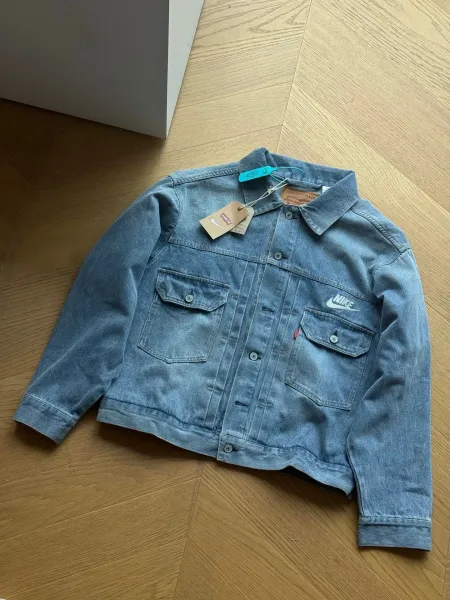 Nike x Levi's Trucker Jacket Light Wash Denim Jacket - 3