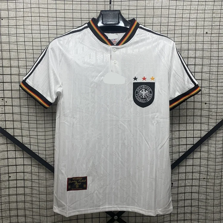 Retro national team series 06 Brazil 04 Portugal France Argentina Germany home and away short-sleeved and long-sleeved(pic33) Retro national team series 06 Brazil 04 Portugal France Argentina Germany home and away short-sleeved and long-sleeved