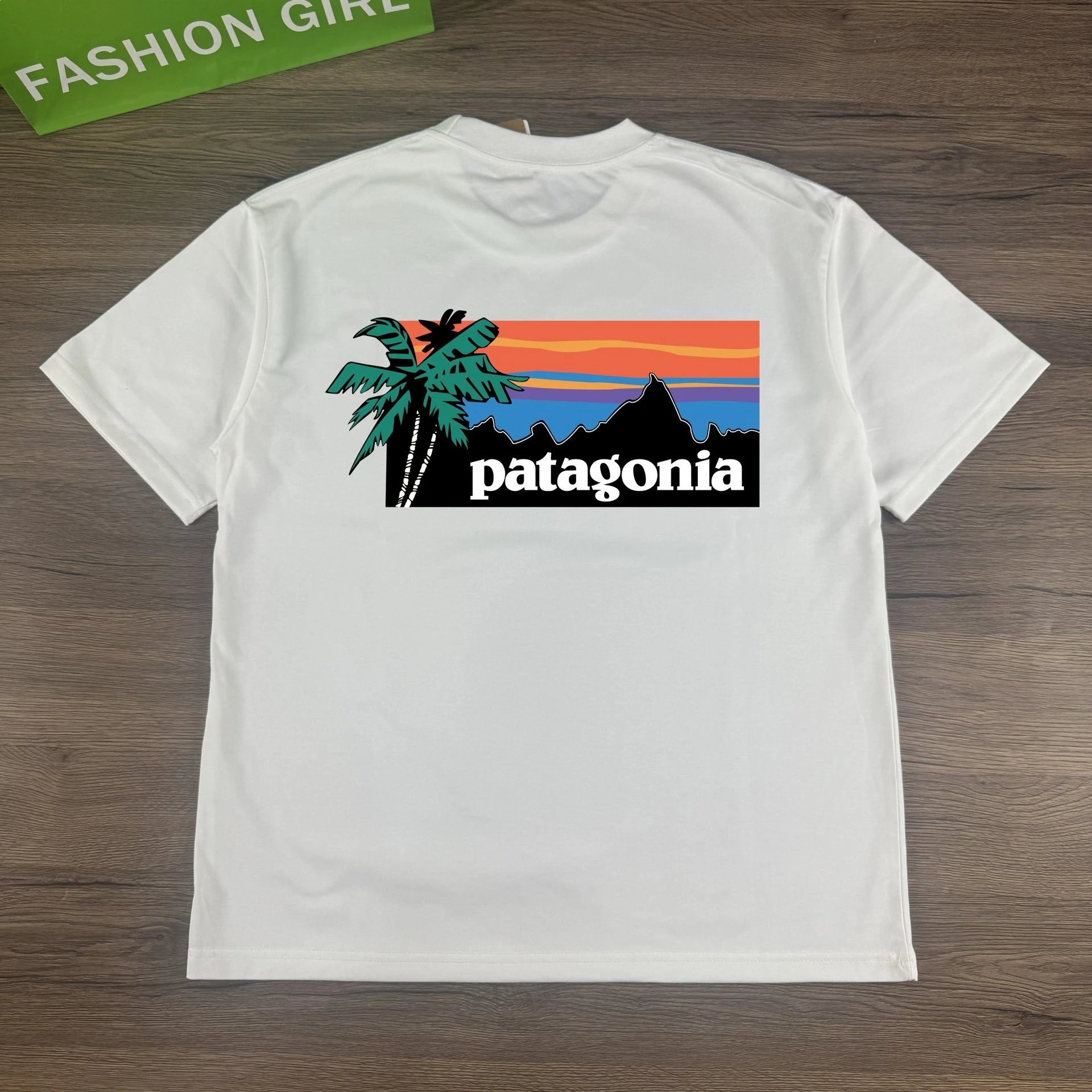 Hawaiian Couple T-Shirt photo 3