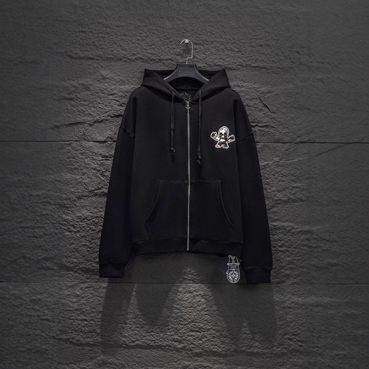 Black Skull Patch Zip-Up Hoodie [1 style]