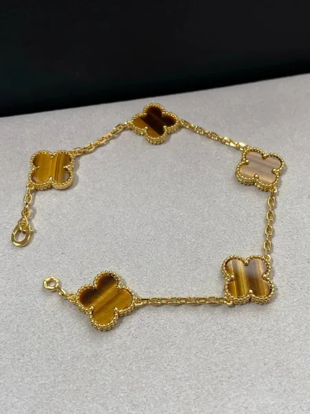 Van Cleef & Arpels Alhambra Four-Leaf Clover Mother-of-Pearl Gold Bracelet - 8