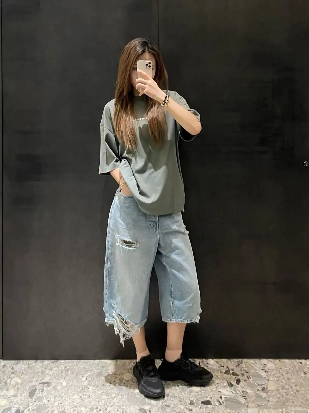 Distressed Washed Cropped Jeans photo 7
