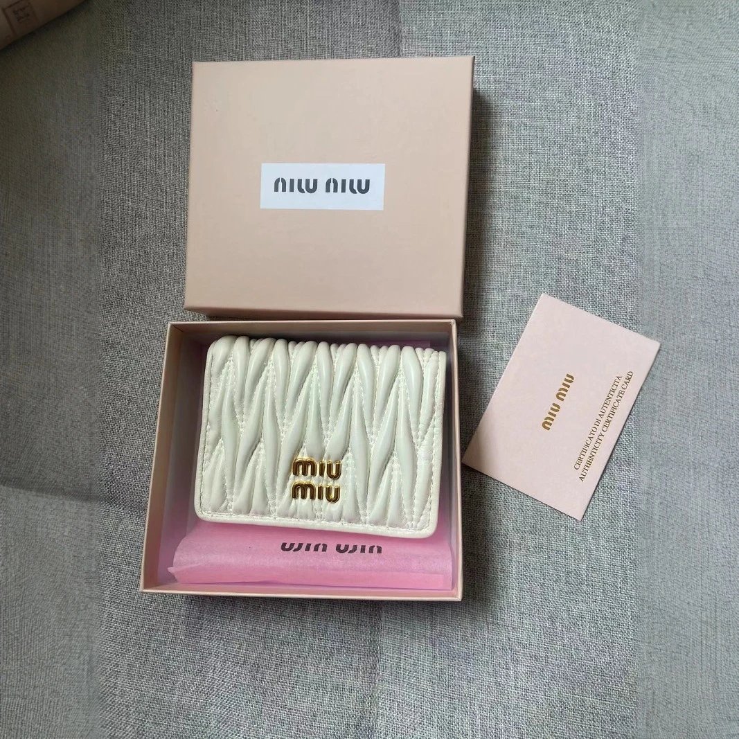 Pleated Compact Wallet