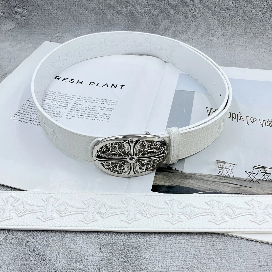 【15个白色十字白底，圆十字】皮带