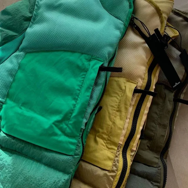 Unbranded Down Jackets Quilted stand-collar zip puffer jacket with chest pockets product detail image 7