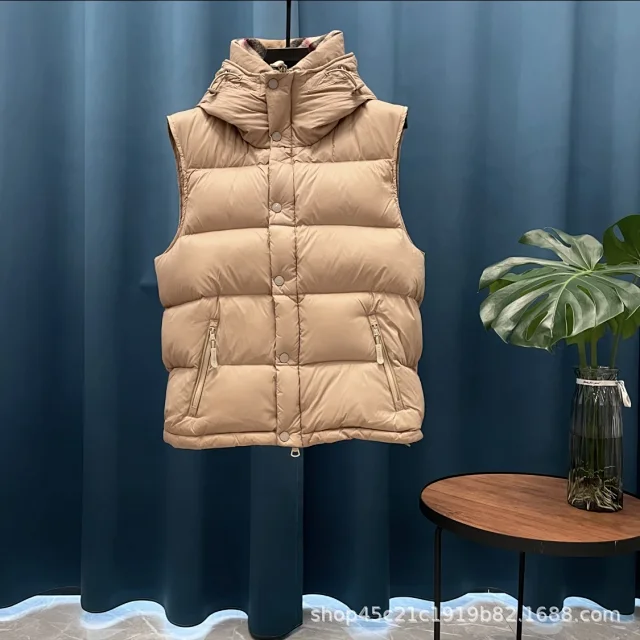 Burberry Jackets Detachable-Sleeve Hooded Puffer Jacket product detail image 9