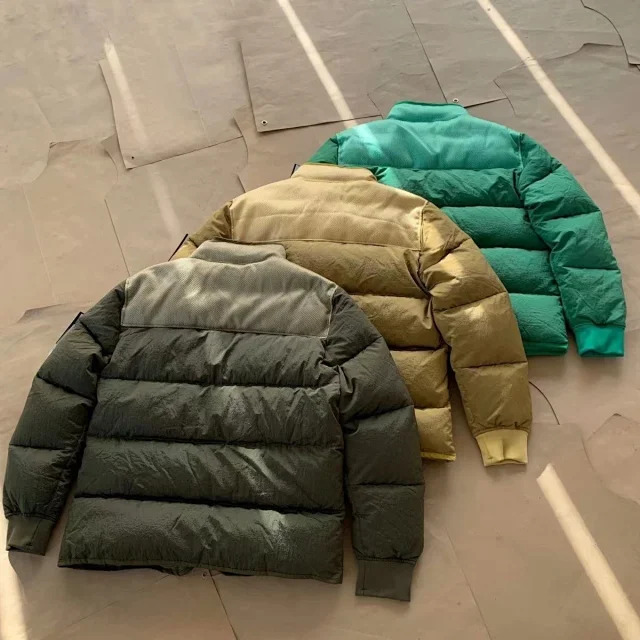 Unbranded Down Jackets Quilted stand-collar zip puffer jacket with chest pockets product detail image 3