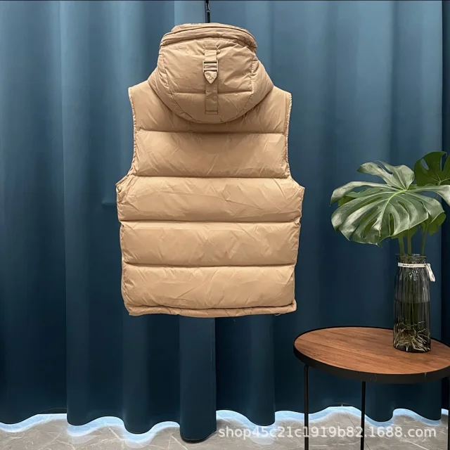 Burberry Jackets Detachable-Sleeve Hooded Puffer Jacket product detail image 8