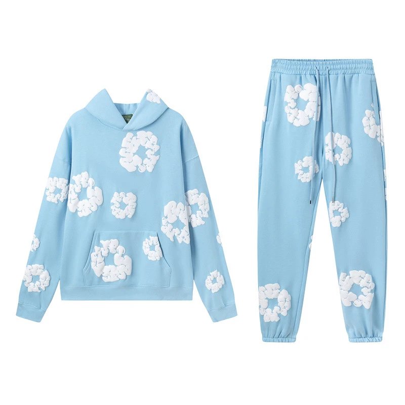 Hoodie suit in sky blue