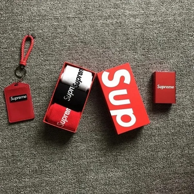 Supreme Socks 3-Pack Mid-Calf Logo product detail image 3