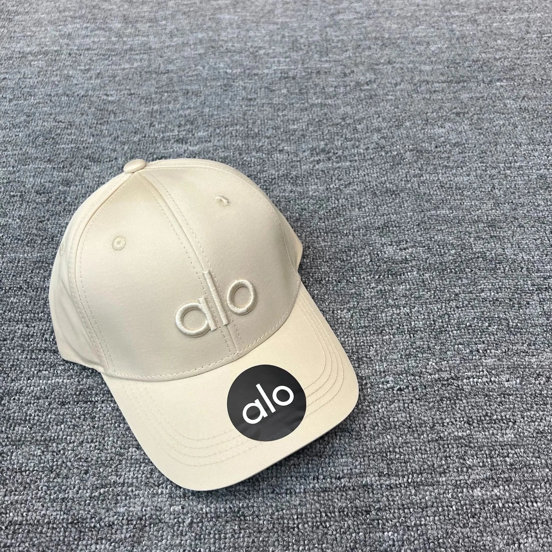 Alo Hats Embroidered Logo Baseball Cap — Off-white