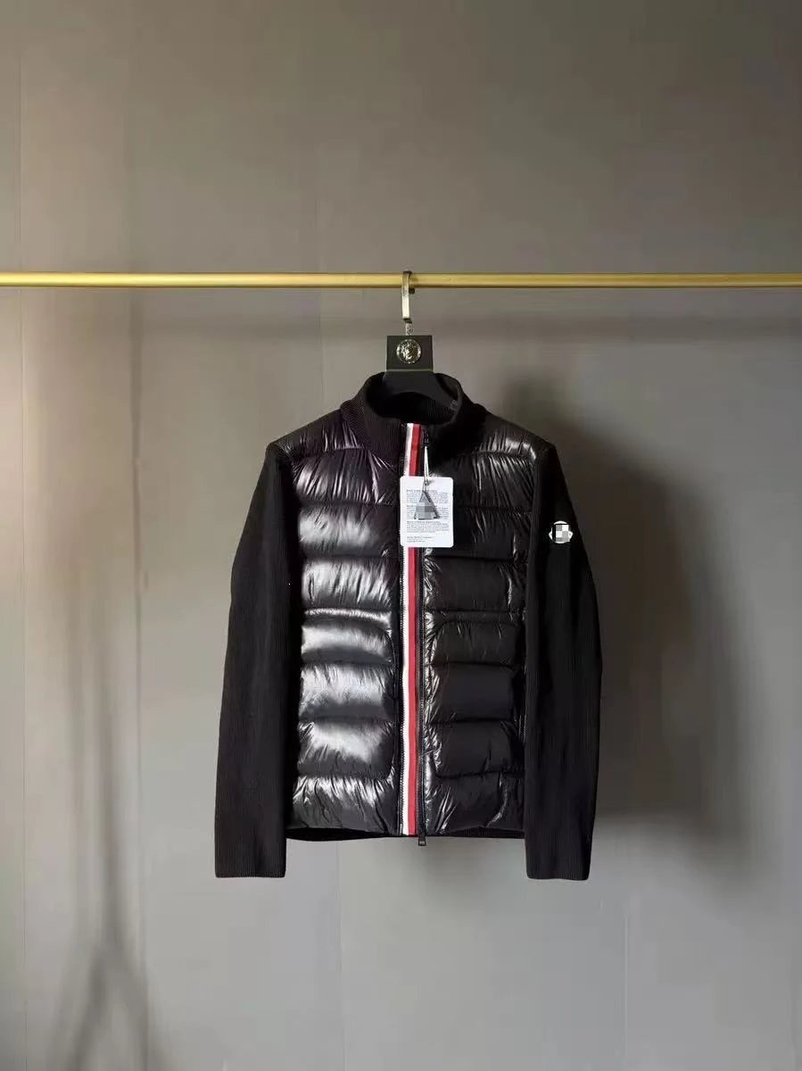 Red stripe knitted black
