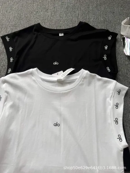 Alo Yoga Logo-Trim Cap-Sleeve T-Shirt Black and White - 10