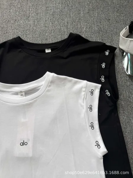 Alo Yoga Logo-Trim Cap-Sleeve T-Shirt Black and White - 9