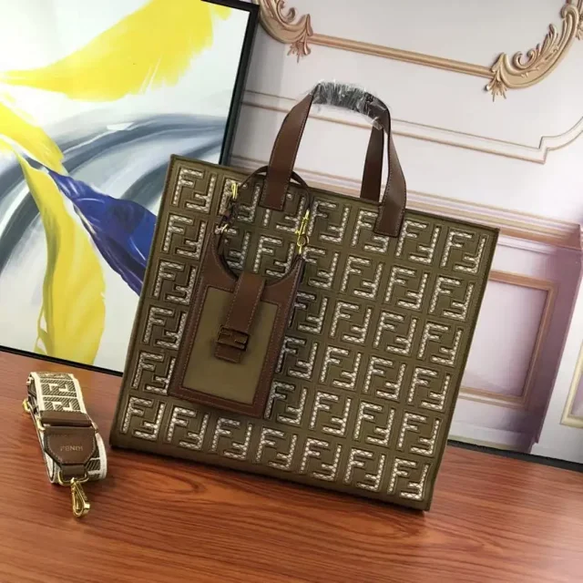Fendi Handbags FF Monogram Tote Bag with Detachable Shoulder Strap product detail image 2