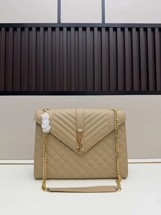 Saint Laurent Crossbody Bags Envelope quilted chain bag product detail image 2
