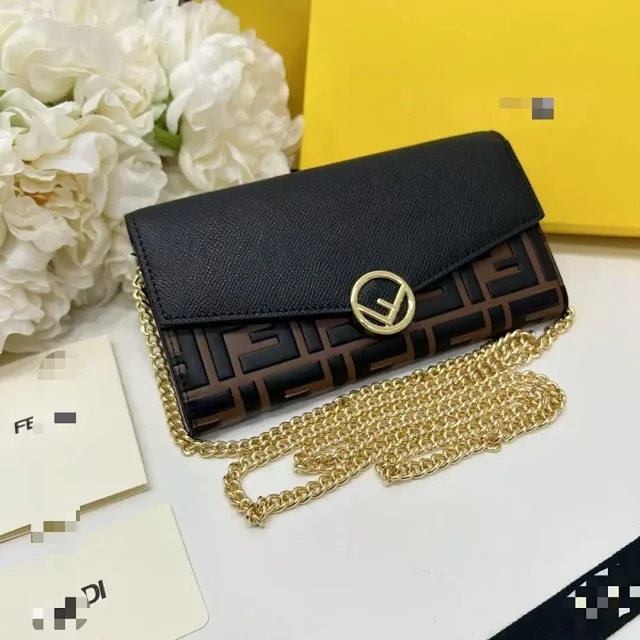 Fendi Crossbody Bags FF embossed chain wallet product detail image 5