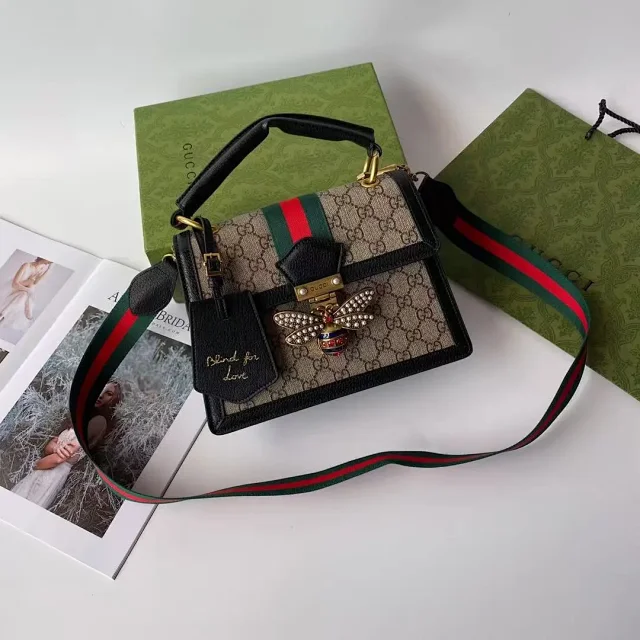 Gucci Crossbody Bags GG monogram bee-embellished top-handle bag product detail image 4