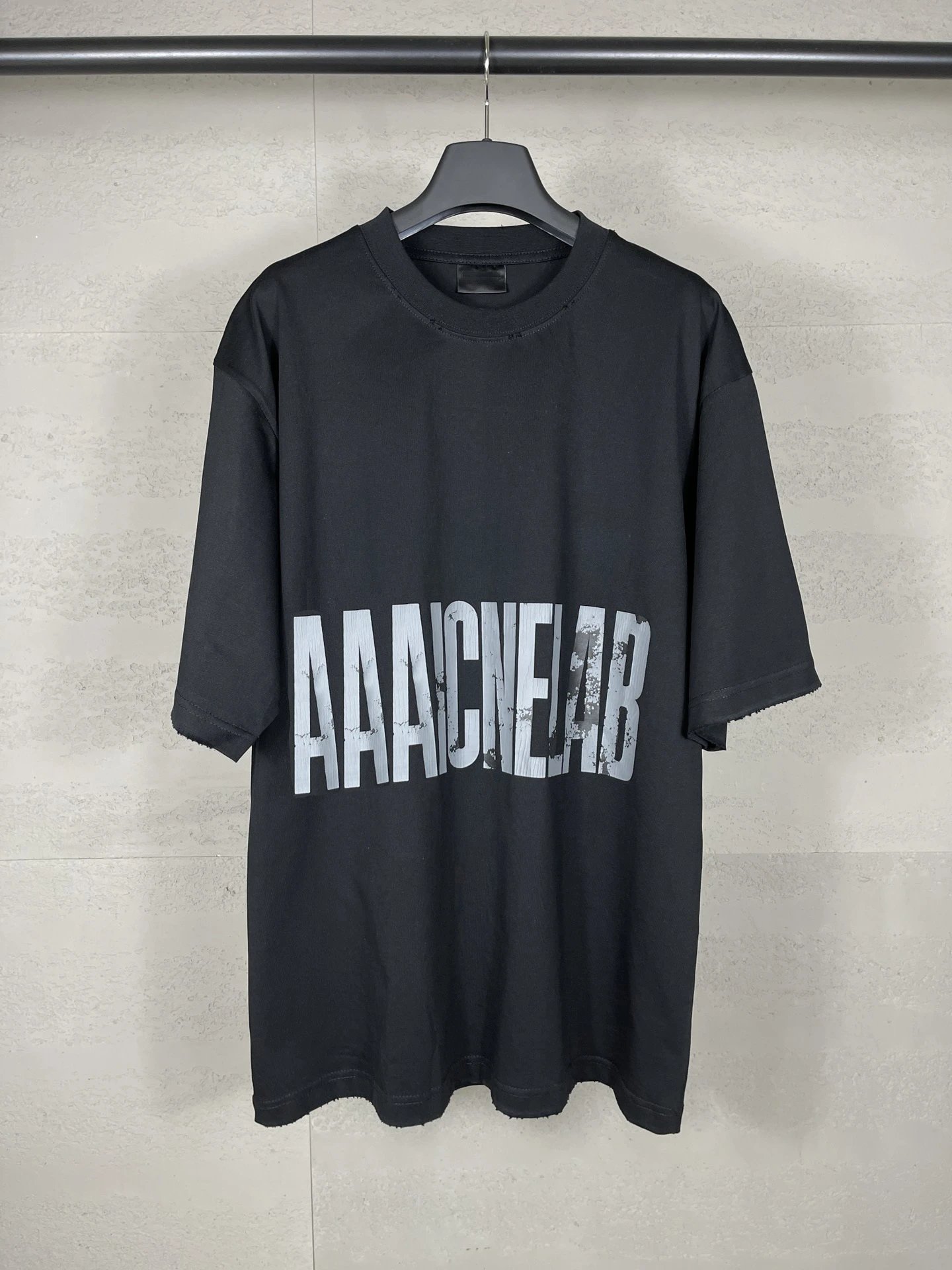 AAACNELAB Men's Oversized Logo Print T-Shirt Black Distressed Half Sleeve