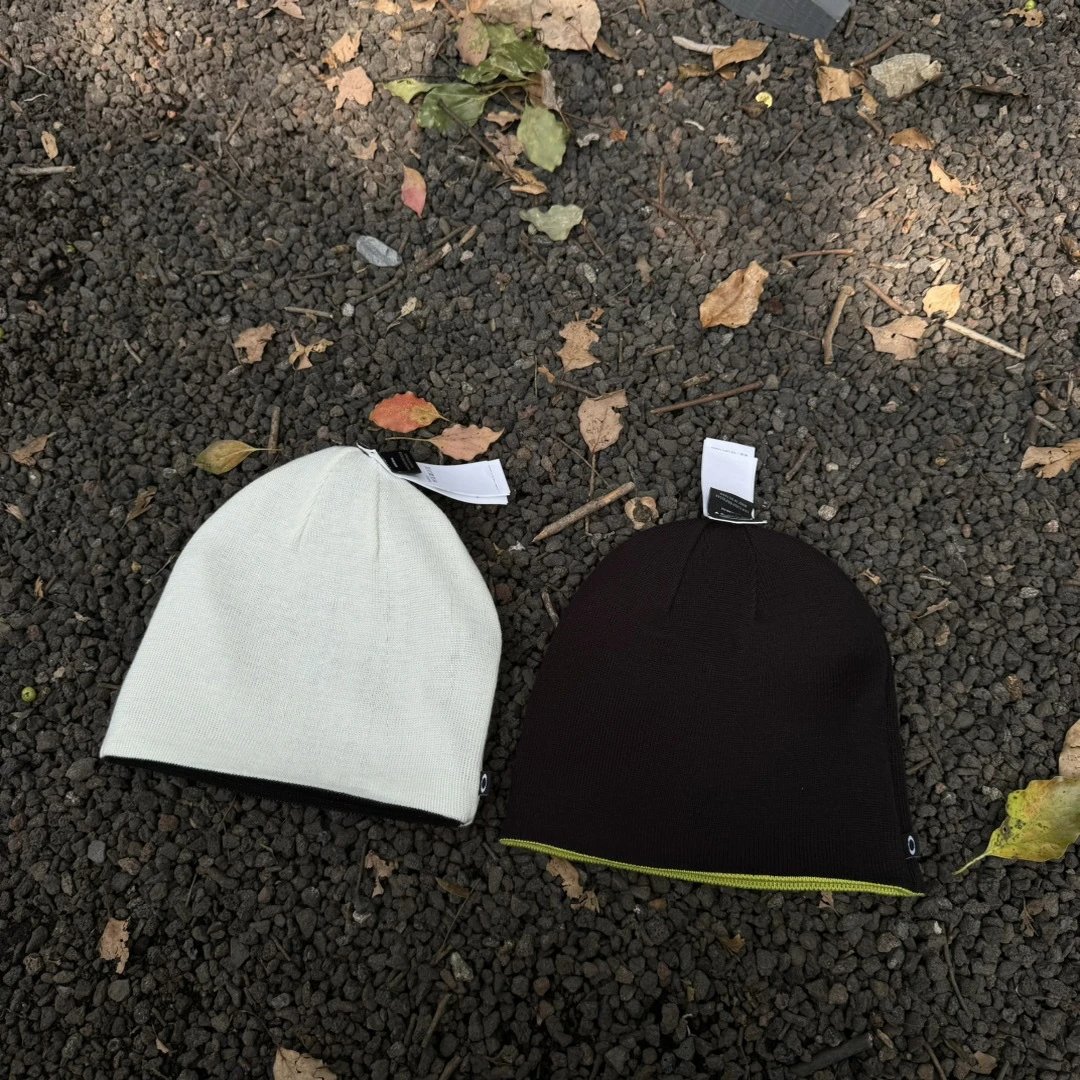 Oakley Beanie Black White Knit Hat