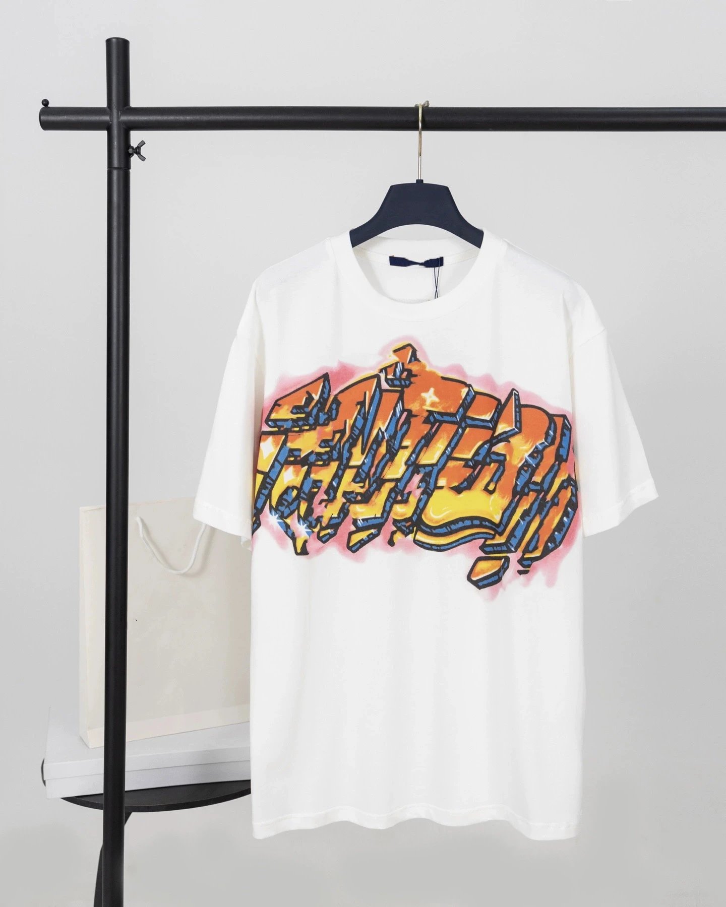 T-Shirt Heavy Pattern Embroidery photo 2